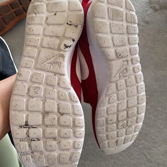 Nike shoes - Picture 2 of 3